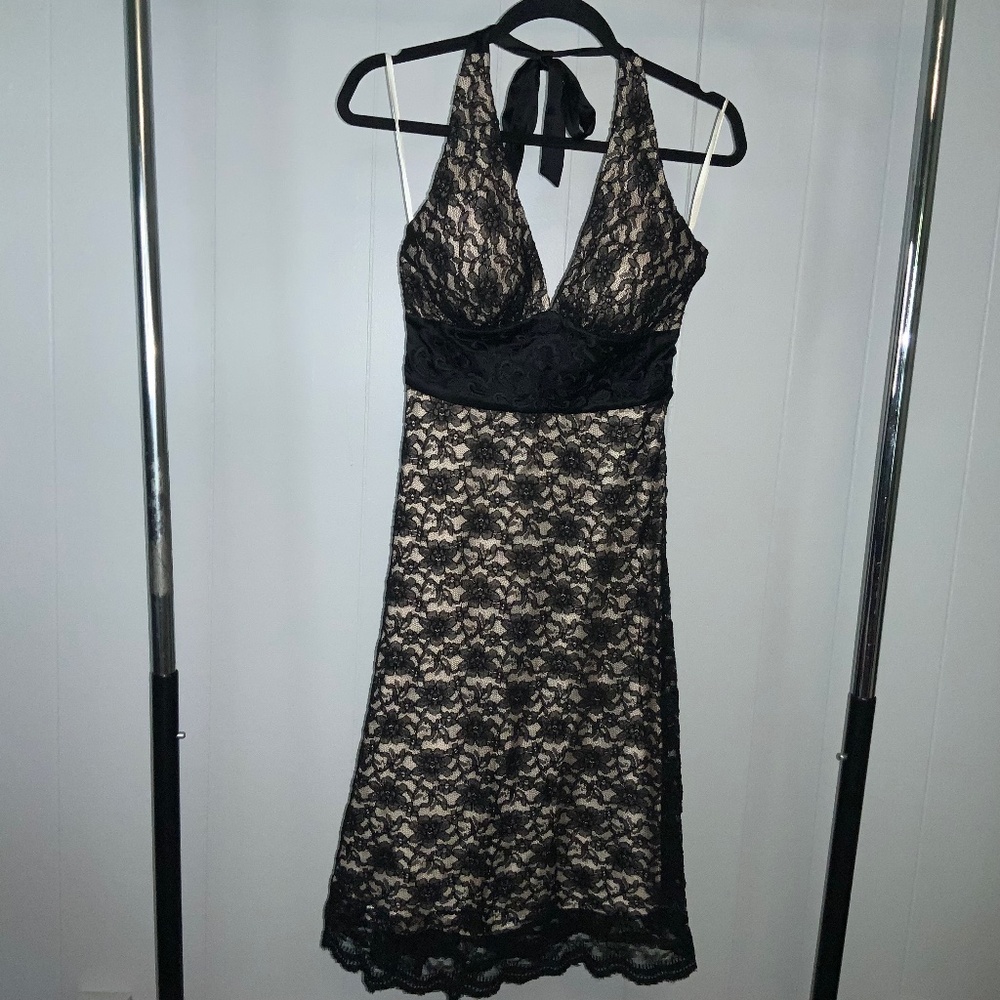 White House Black market Empire waist lace overlay dress Sz 2 halter neckline
